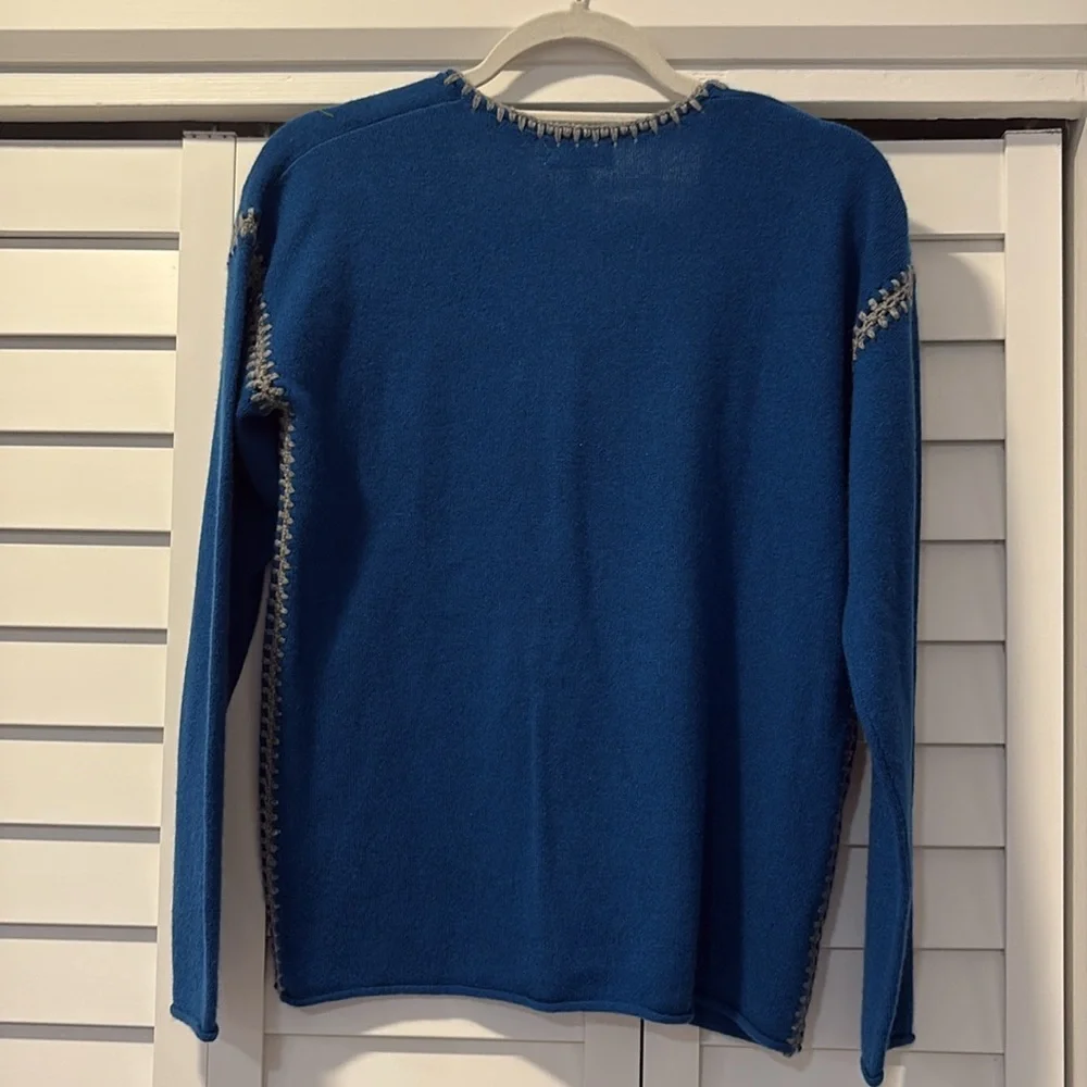 Johnny Was NWT Teal V-Neck Sweater with Butterfly Embroidery - Picture 3 of 4